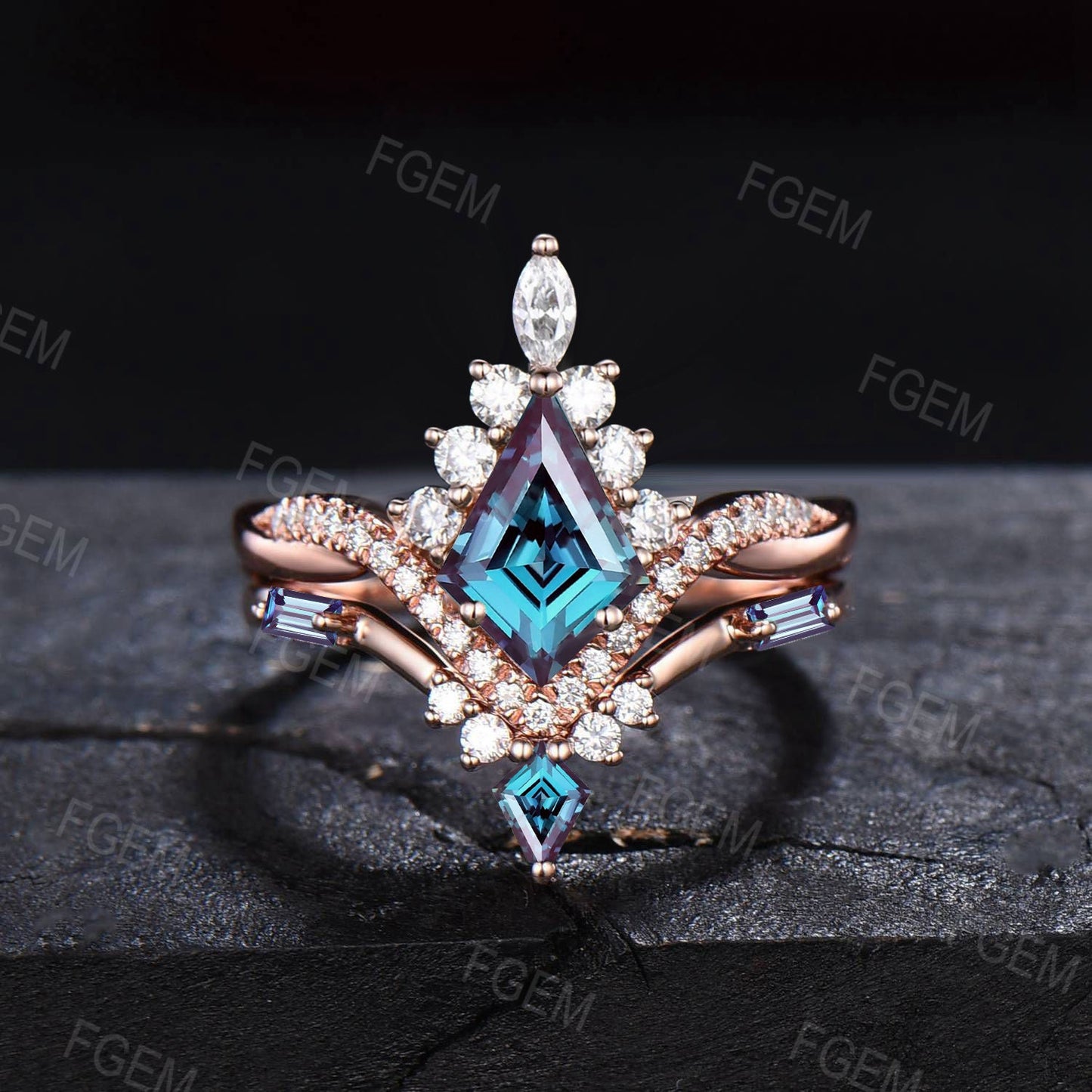 Color-Change Alexandrite Bridal Ring Set Vintage 1ct Kite Engagement Ring Halo Moissanite Alexandrite Wedding Promise Ring Anniversary Gifts