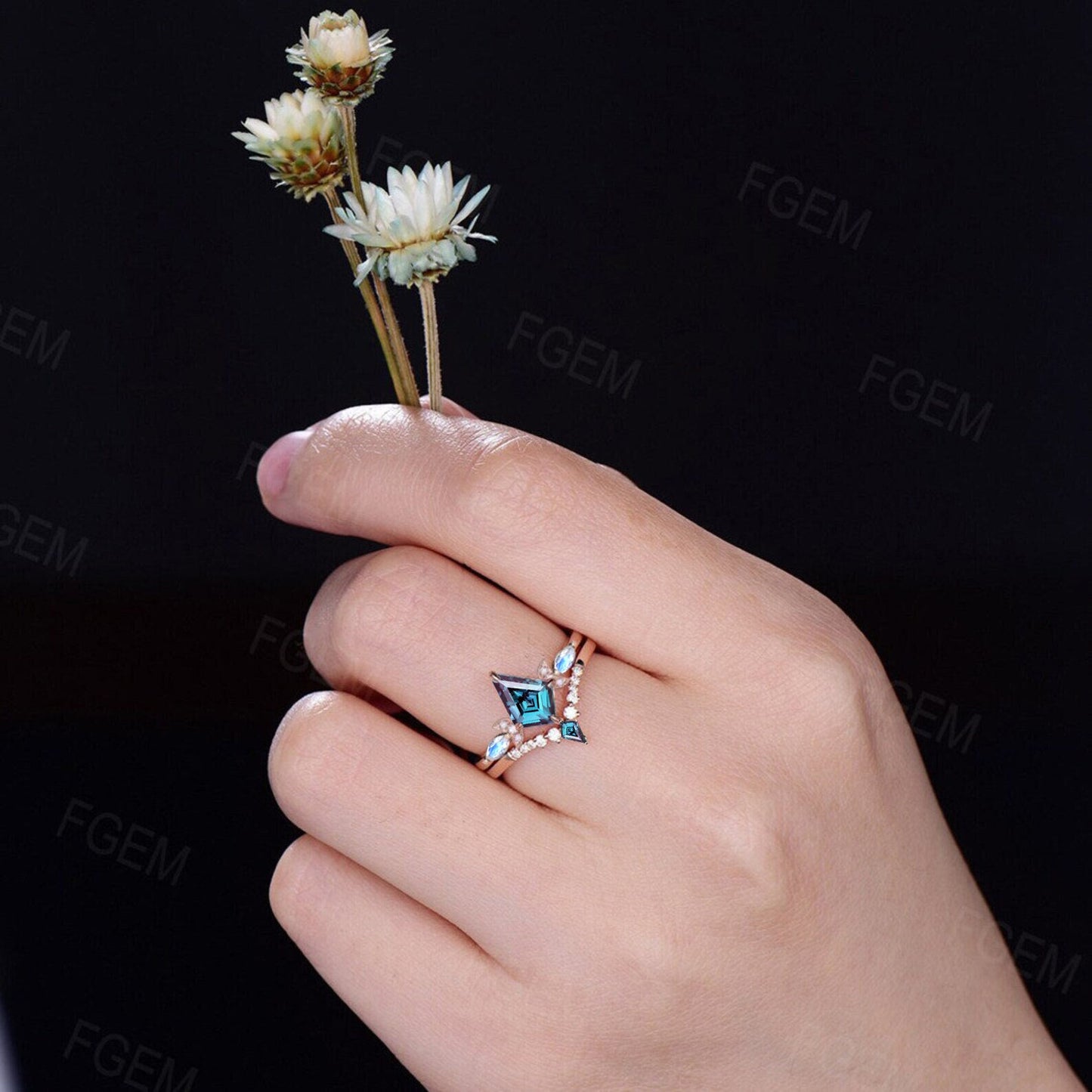 Vintage 1ct Kite Color-Change Alexandrite Moonstone Bridal Set Unique June Birthstone Jewelry Moon Wedding Ring Anniversary Promise Gifts