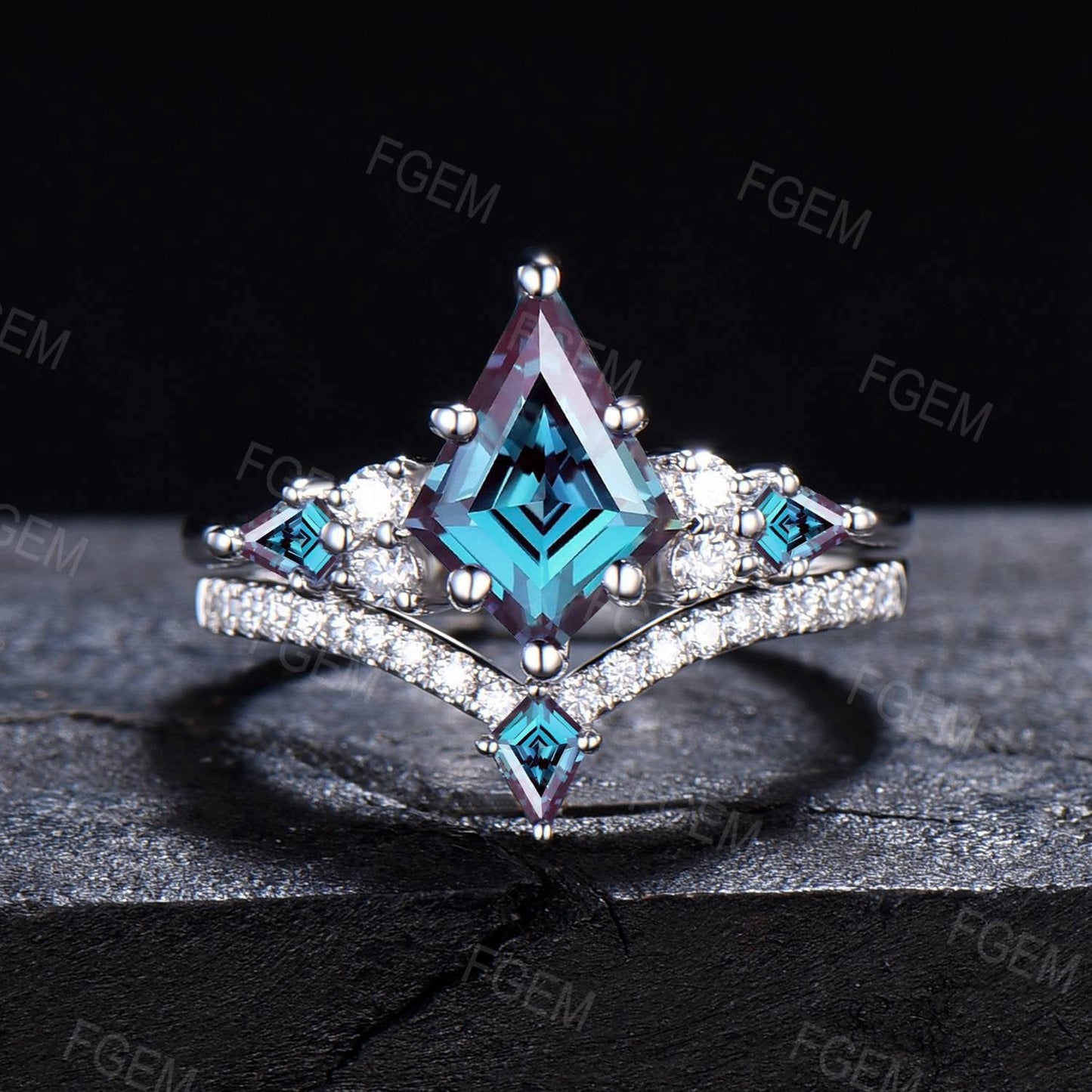 Unique June Birthstone Wedding Ring Set Vintage 10K/14K/18K Rose Gold Kite Alexandrite Moissanite Bridal Ring Set Anniversary Promise Gifts