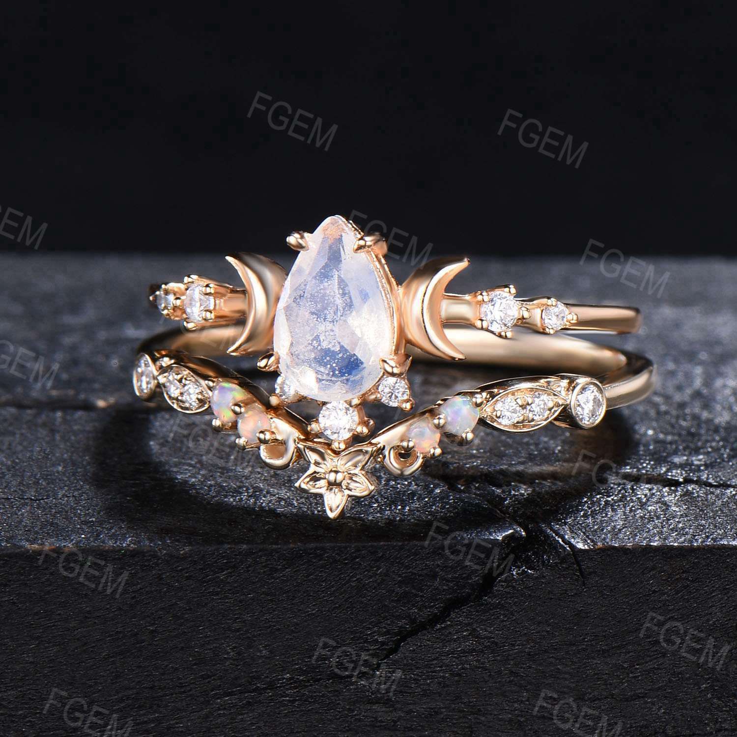 1.05 Cts. AAA Natural Moonstone Engagement Ring, Unique Floral Flower Vintage Art deco store Moonstone Ring, Gift for Wife, Gift For Her.