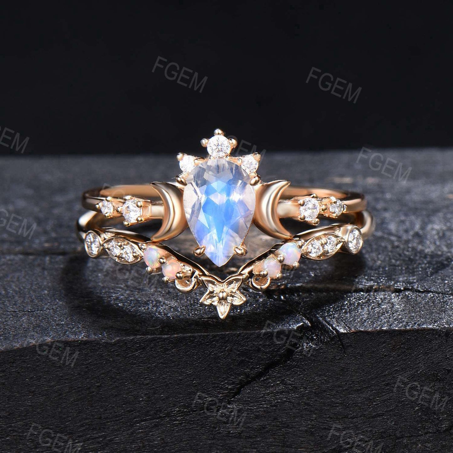 Vintage Teardrop Moonstone Ring Set Celestial Natural Moonstone Engagement Ring 14K Gold Floral Bridal Ring Crescent Moon Moissanite Ring