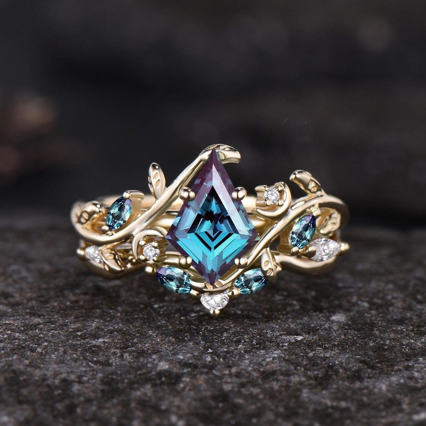 Kite Cut Alexandrite Engagement Ring Set Unique Leaf Vine Twig Branch Nature Inspired Ring Moon Ring June Birthstone 2pcs Bridal Ring Set
