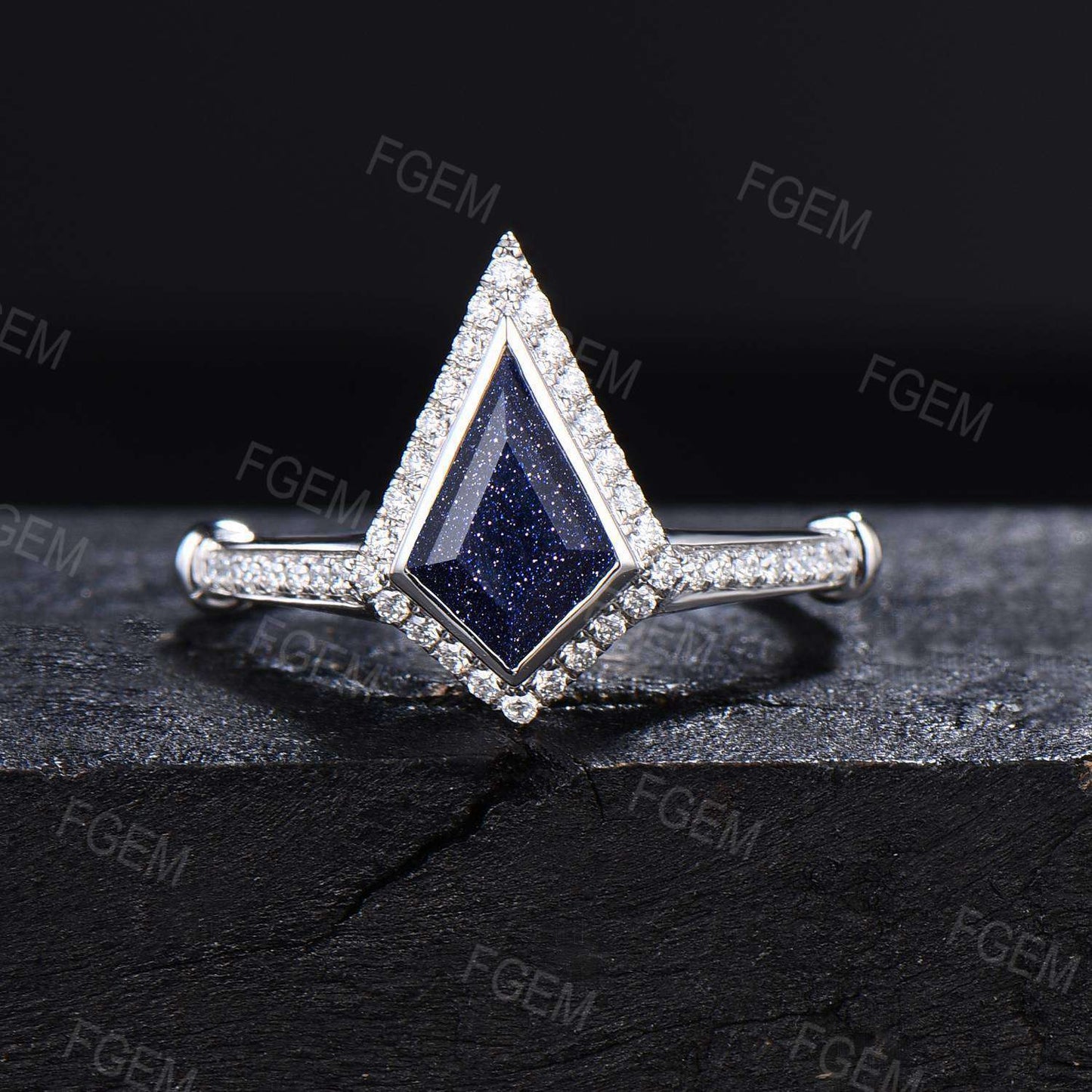 Kite Shaped Starry Sky Blue Sandstone Engagement Ring Set Antique Halo Moissanite Ring Half Eternity Blue Goldstone Bridal Set Promise Rings