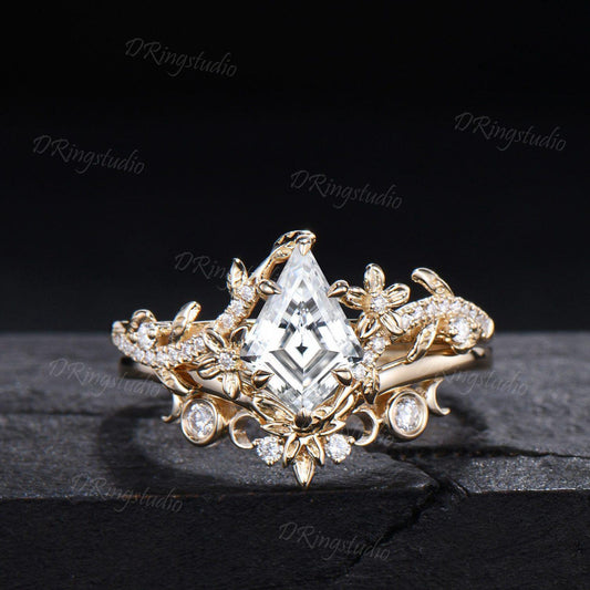 Kite Cut Lab Grown Diamond Engagement Ring 14k Yellow Gold Leaf Moon Wedding Ring Set Floral Diamond Ring IGI Certified Diamond Promise Ring