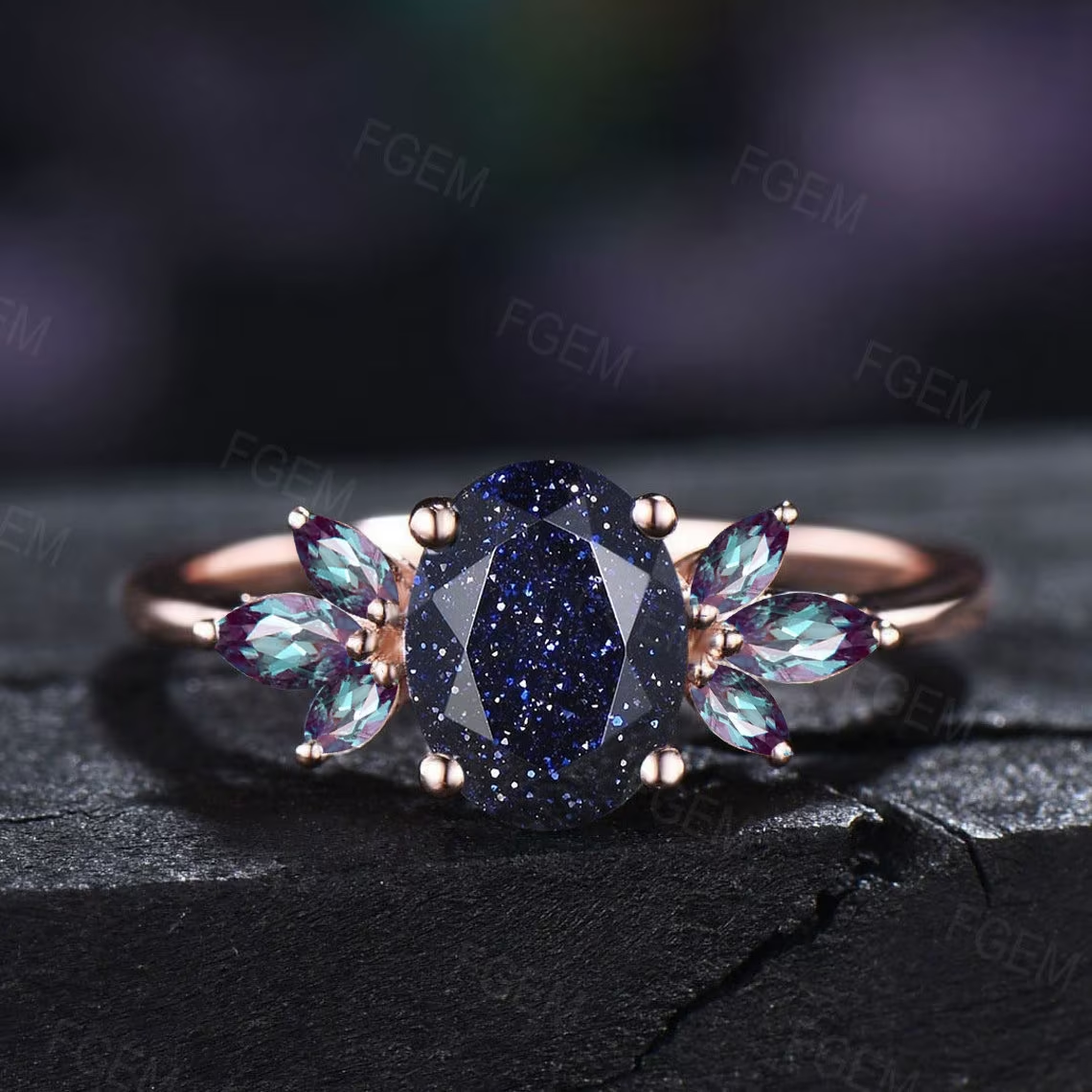 Gemstone Rings - in 18k gold colours, for women | Martinus