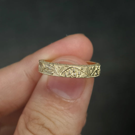 Family Birth Flower Gold Band, January May Birth Flower Ring, Personalized Vintage Inspired Stackable Ring, Gift for Family Birth Months