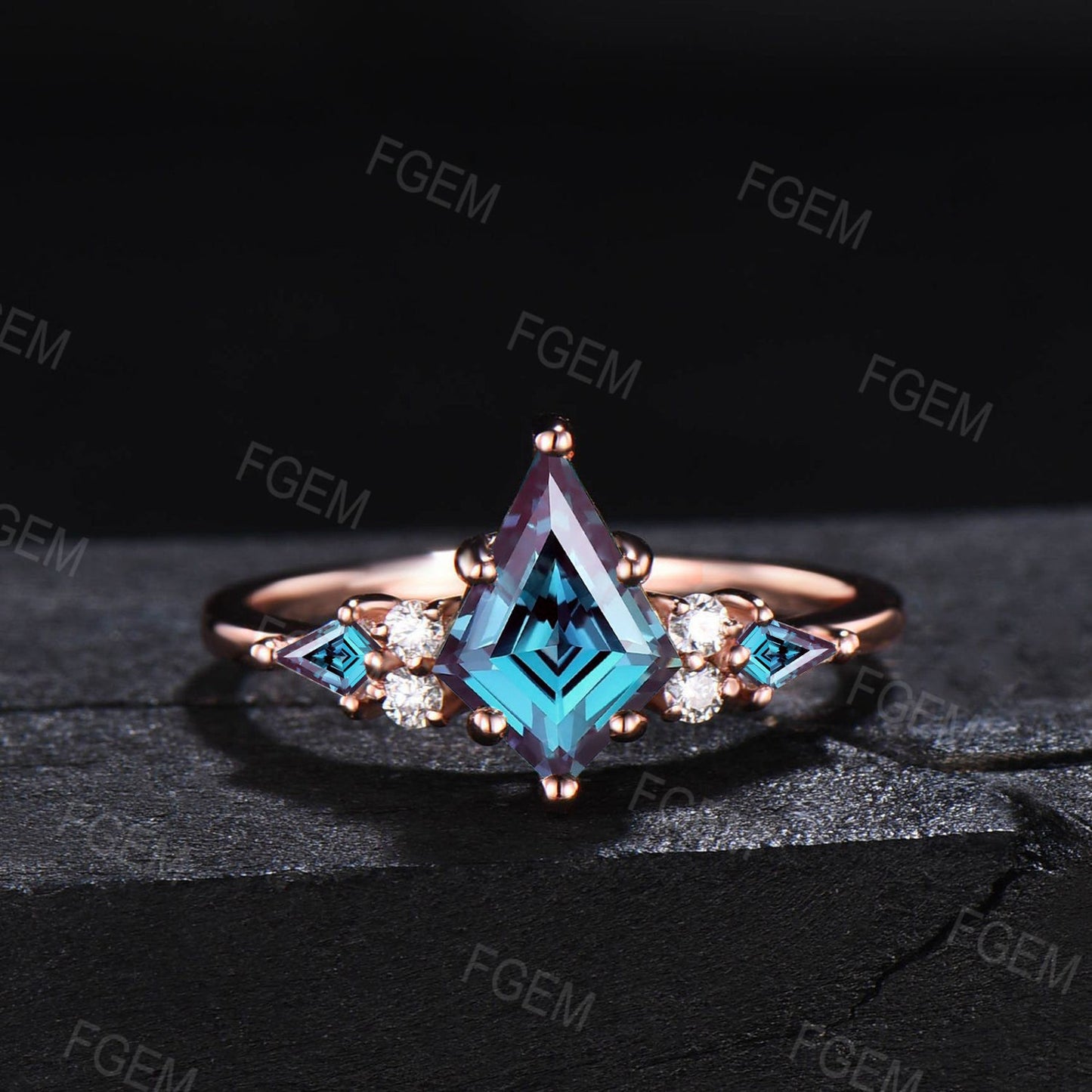 3PCS Kite Cut Alexandrite Moissanite Engagement Ring Set Vintage 10K/14K/18K Rose Gold June Birthstone Wedding Ring Anniversary Promise Gift