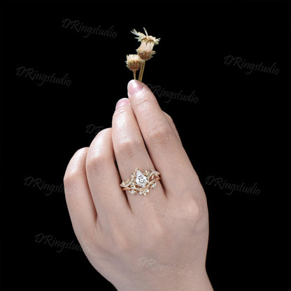 Kite Cut Lab Grown Diamond Engagement Ring 14k Yellow Gold Leaf Moon Wedding Ring Set Floral Diamond Ring IGI Certified Diamond Promise Ring