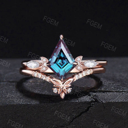 Moon Alexandrite Engagement Ring Set Art Deco Trinity Knot Moissanite Wedding Ring Rose Gold Kite Cut Alexandrite Bridal Set Celestial Ring