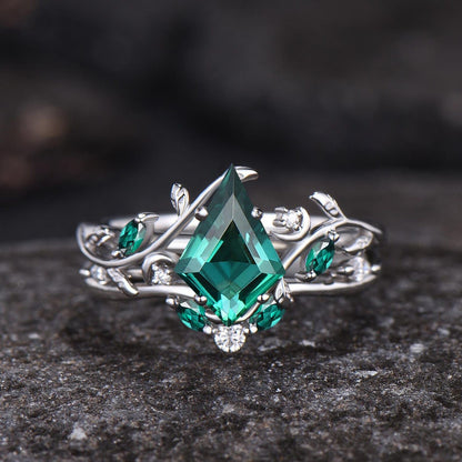 Unique Kite Cut Emerald Engagement Ring Set Art Deco Moon Ring Leaf Nature Inspired Ring 14k Black Gold May Birthstone 2pcs Bridal Ring Set