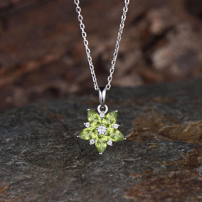 Unique Celestial Jewelry Star Necklace Minimalist Pear Cut Natural Peridot Necklace Art Deco 14k Yellow Gold August Birthstone Halo Pendant