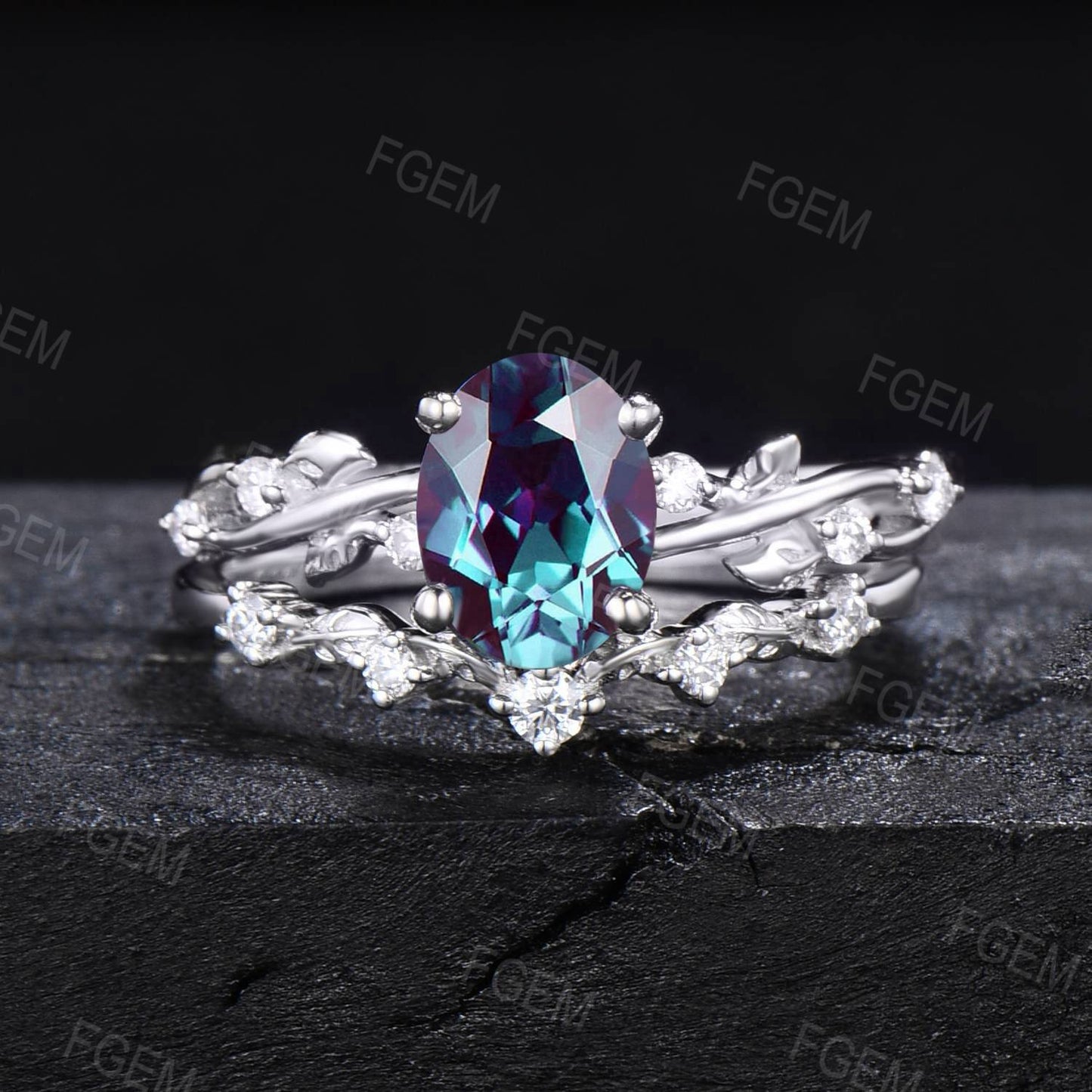 1.5ct Oval Color-Change Alexandrite Ring Set Nature Inspired Entangled Vines Moissanite Ring Twig Leaf Alexandrite Botanical Ring Women Gift