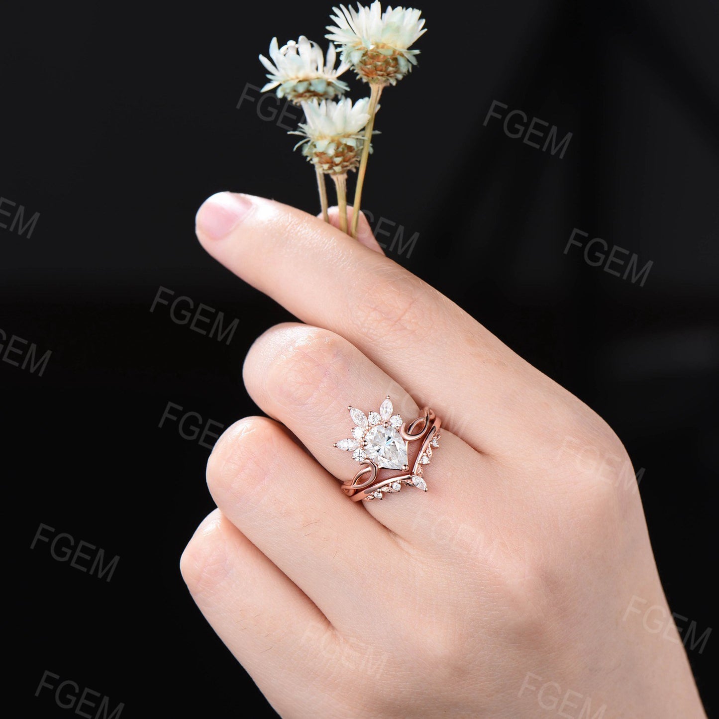 Vintage Pear Shaped Moissanite Engagement Ring Set Art Deco Crown Cluster Rose Gold Ring Women Infinity Diamond Nature Wedding Ring Set Gift