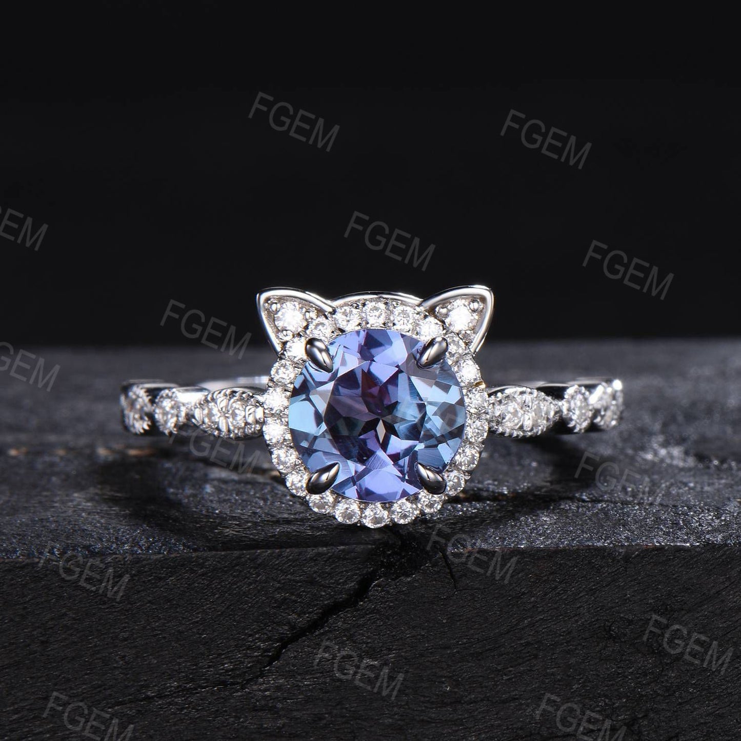 Cat Shaped Round Alexandrite Engagement Ring Kitten Alexandrite Moissanite Halo Wedding Ring Art Milgrain Ring Gold Cat ring Promise Gifts