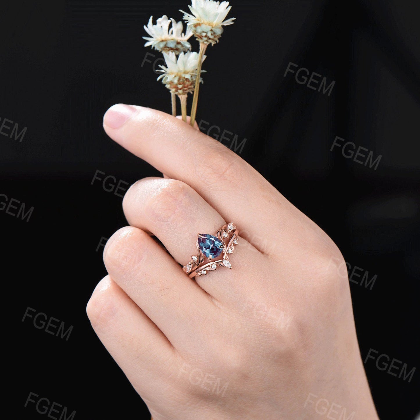 1.25ct Nature Inspired Color-Change Alexandrite Engagement Ring 14K Rose Gold Pear Wedding Ring Set Twisted Vine Leaf Moissanite Bridal Sets