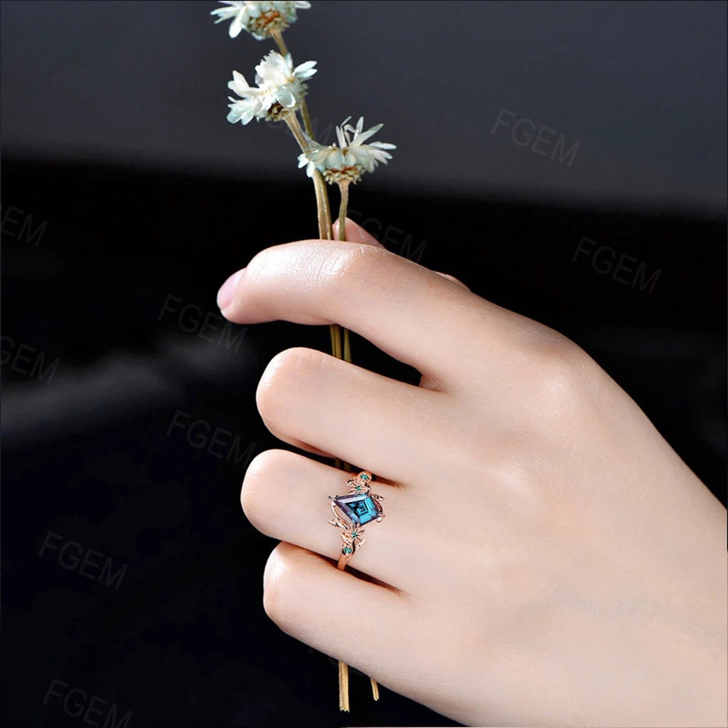 June Birthstone Wedding Ring Nature Inspired Branch Vine Color-Change Alexandrite Engagement Ring Floral Emerald Ring Kite Alexandrite Ring