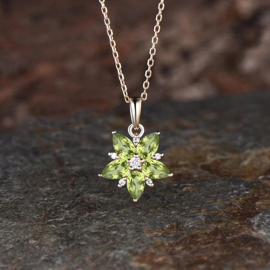 Unique Celestial Jewelry Star Necklace Minimalist Pear Cut Natural Peridot Necklace Art Deco 14k Yellow Gold August Birthstone Halo Pendant