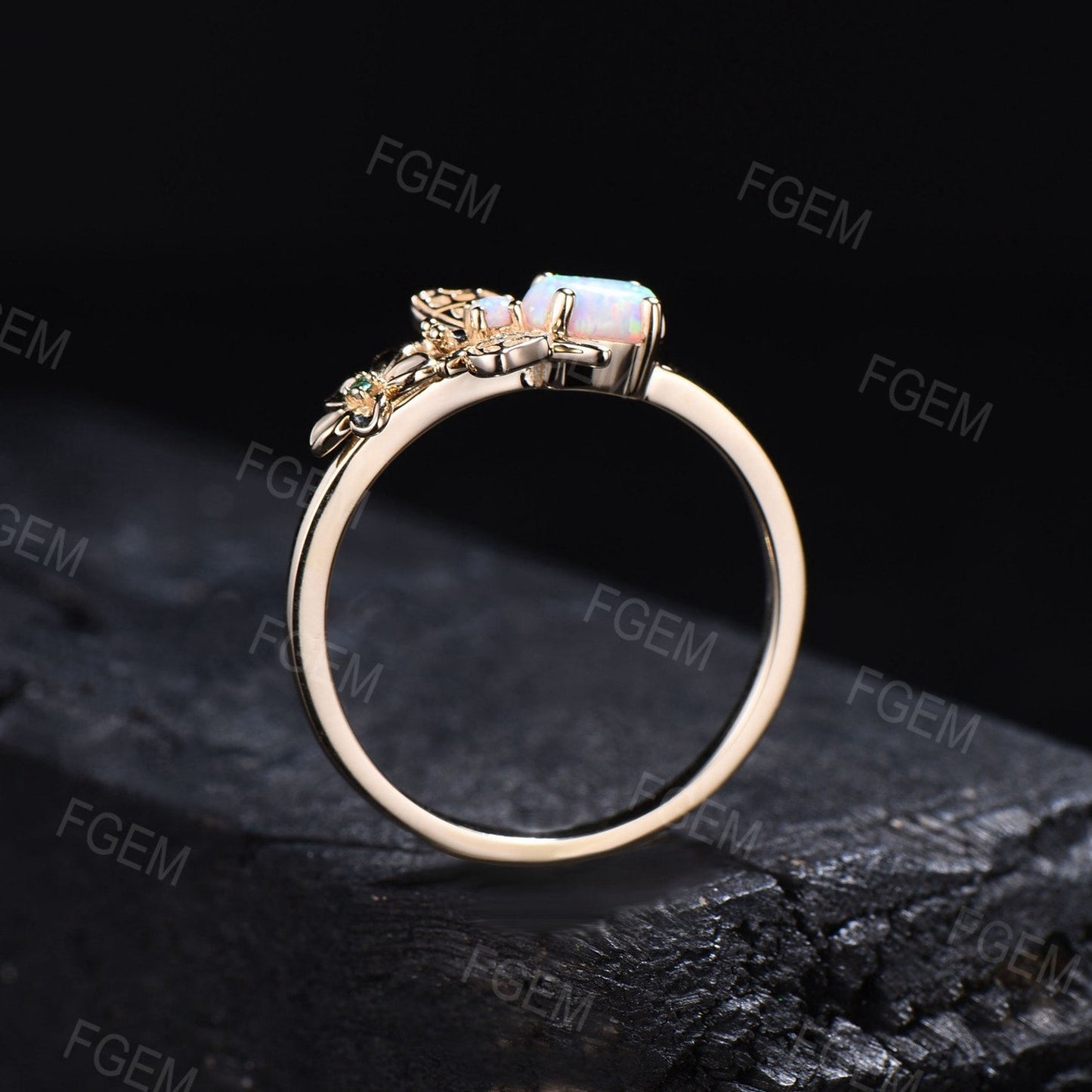 Honey Bee Opal Wedding Ring 18K Solid Gold Tiny Bee Ring Personalized Queen Bee Floral Green Emerald Personalized Anniversary Promise Rings