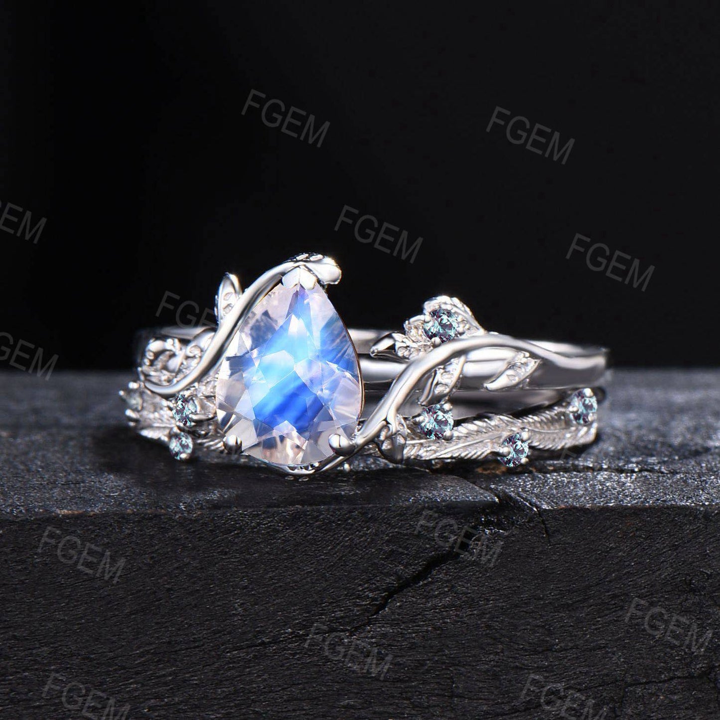 Unique Branch Vine Rainbow Moonstone Engagement Ring Set White Gold Pear Moonstone Alexandrite Bridal Set Leaf Proposal Jewelry Women Gifts