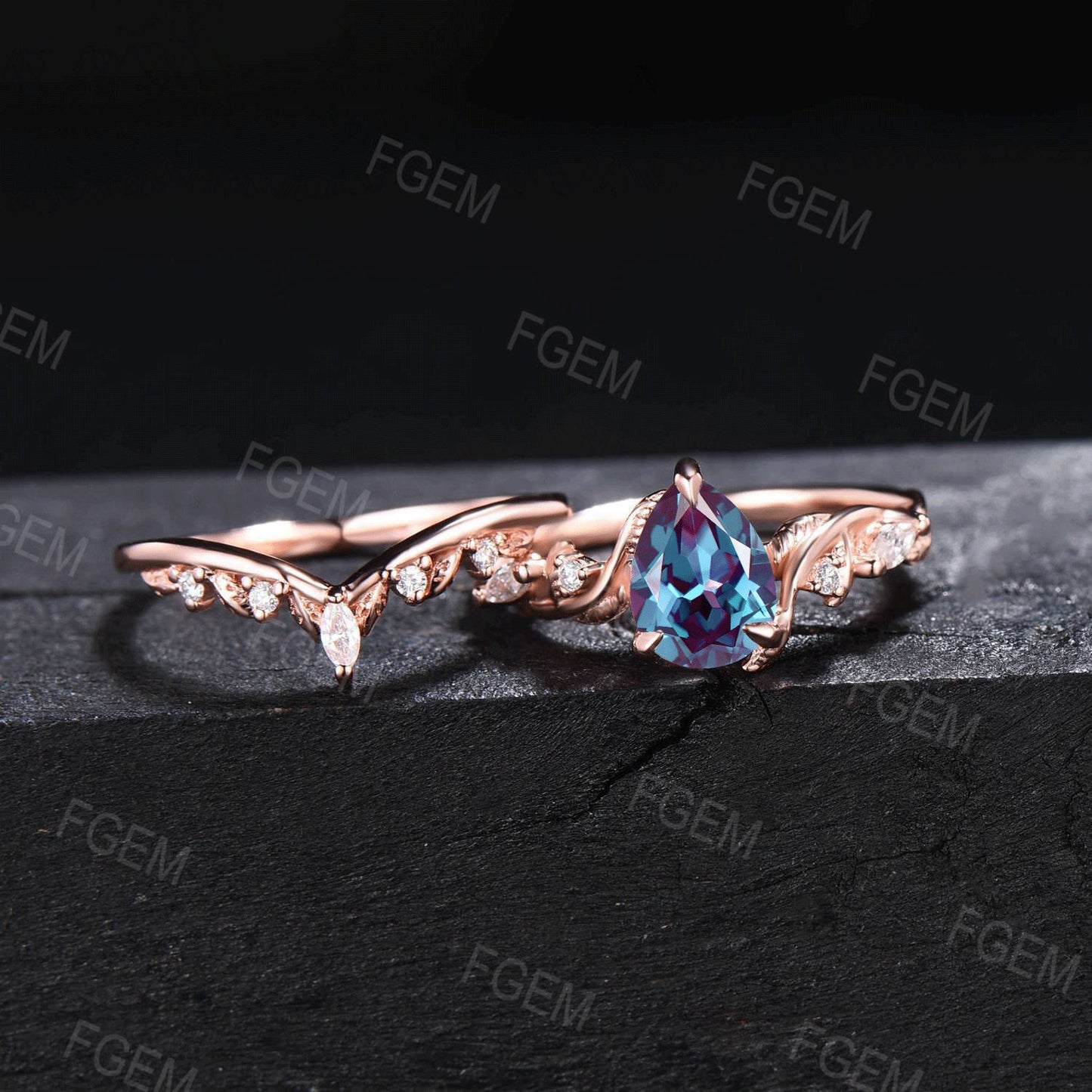 1.25ct Nature Inspired Color-Change Alexandrite Engagement Ring 14K Rose Gold Pear Wedding Ring Set Twisted Vine Leaf Moissanite Bridal Sets