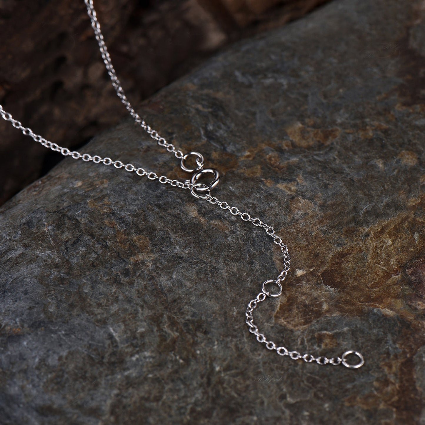 Minimalist 14K White gold Kite Cut Blue Sapphire Necklace Unique September Birthstone Blue Gemstone Polaris Pendant Delicate Necklace Gift