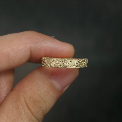 Family Birth Flower Gold Band, January May Birth Flower Ring, Personalized Vintage Inspired Stackable Ring, Gift for Family Birth Months