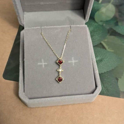 Milgrain Princess Cut Natural Garnet Anniversary Necklace Vintage January Birthstone Three Stone Dangle Necklace Yellow Gold Drop Pendant