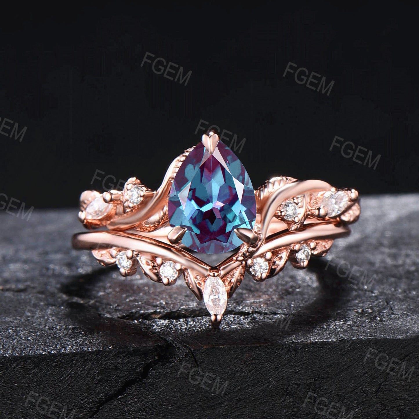 1.25ct Nature Inspired Color-Change Alexandrite Engagement Ring 14K Rose Gold Pear Wedding Ring Set Twisted Vine Leaf Moissanite Bridal Sets