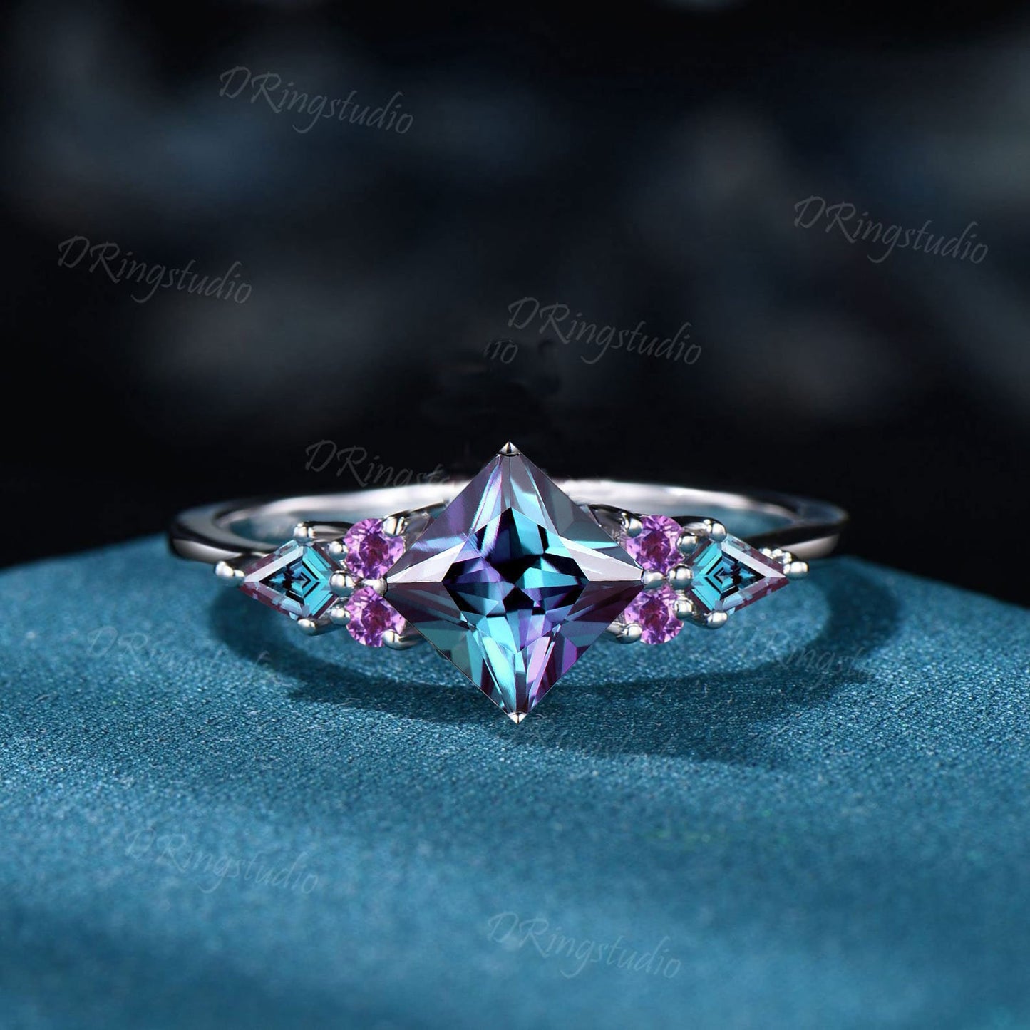 Art Deco Princess Cut Color-Change Alexandrite Engagement Ring Set Amethyst Clutser Wedding Ring Set June Birthstone Proposal Gift for Women