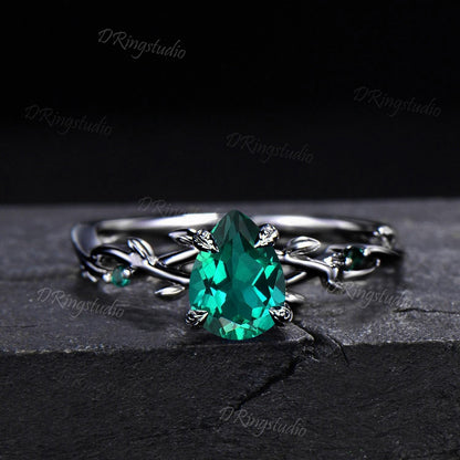 Black Twig Vine Green Emerald Engagement Ring Gothic Black Gold Emerald Bridal Ring Set Celestial Moon Alexandrite Wedding Ring Promise Gift