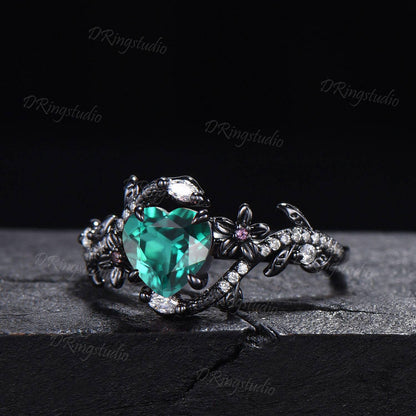 Antique Snake Ring Vintage Heart Cut Green Emerald Engagement Ring Gothic Black Gold Serpent Wedding Ring Black Boho May Birthstone Jewelry