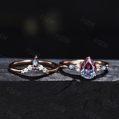 Unique Alexandrite Ring Set Rose Gold Vintage 1.25ct Pear Alexandrite Moissanite Ring Set Curve Wedding Band Personalized Anniversary Gifts
