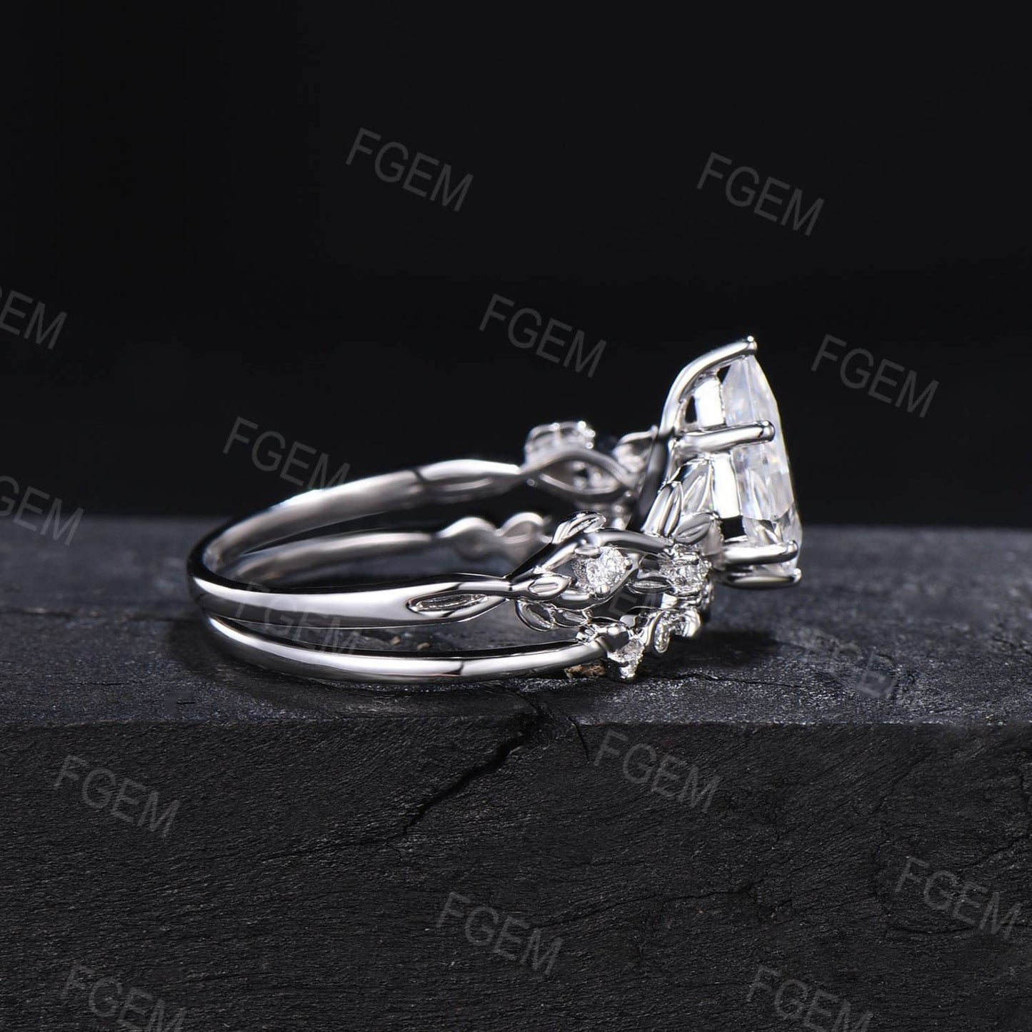 Nature Inspired Moissanite Engagement Ring Set Twist Band Kite Shaped Moissanite Diamond Wedding Ring Set Twig Vine Ring Branch Bridal Set