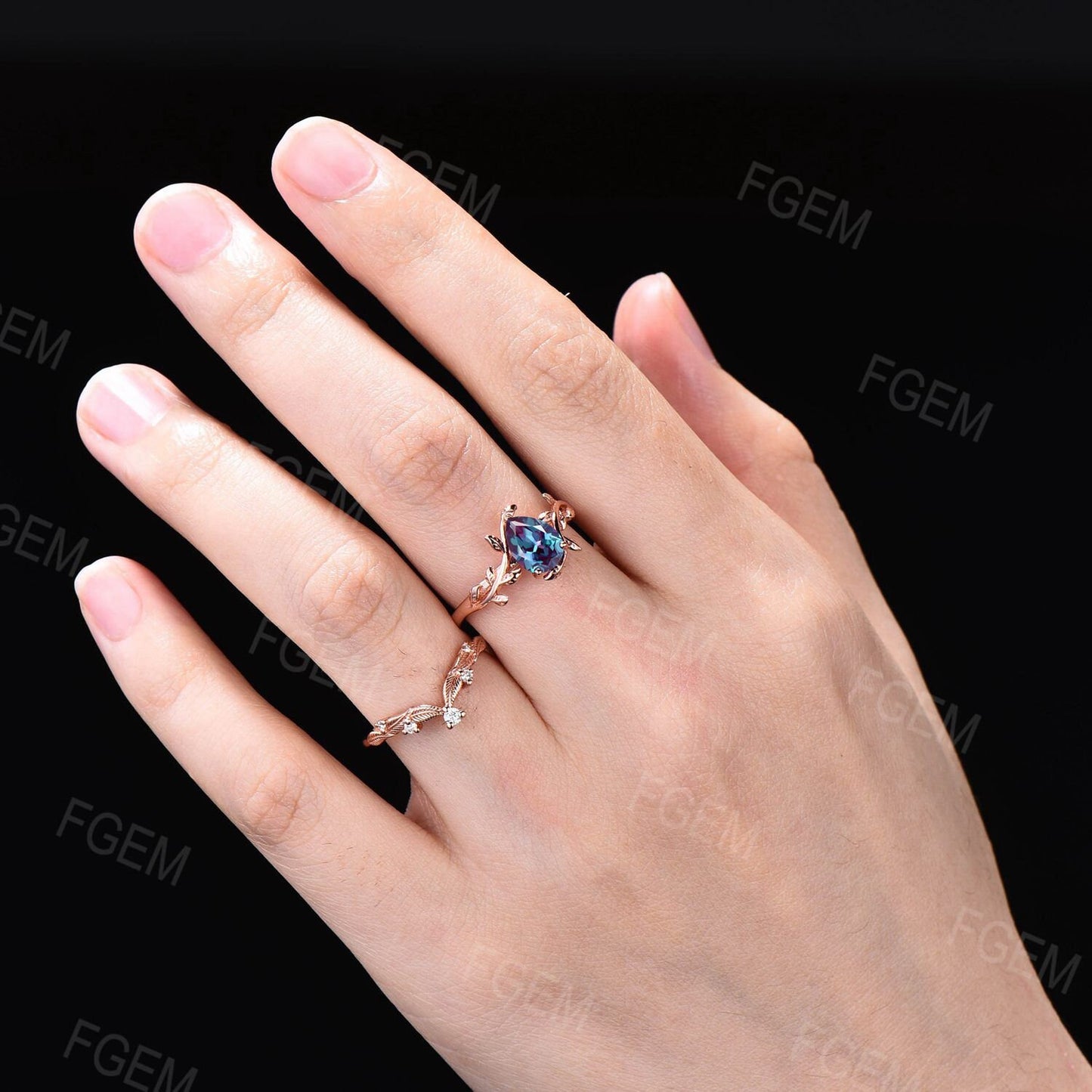 Nature Engagement Ring Set 1.25ct Pear Shaped Solitaire Alexandrite Ring Set Leaf Wedding Ring Unique June Birthstone Jewelry Gift for Women