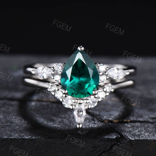 1.25ct Pear Shaped Green Emerald Engagement Ring Set May Birthstone Wedding Bridal Ring Emerald Jewelry Vintage Anniversary Gifts for Women