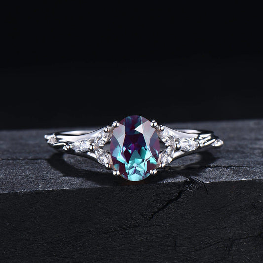 1.5ct Oval Color-Change Alexandrite Ring Vintage Marquise Moissanite Cluster Ring June Birthstone Jewelry Split Shank Promise Platinum Ring