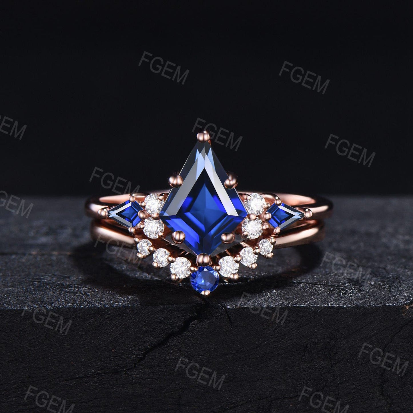 Kite Cut Blue Sapphire Moissanite Engagement Ring Set Vintage Kite Bridal Set September Birthstone Wedding Ring Blue Gemstone Ring for Women