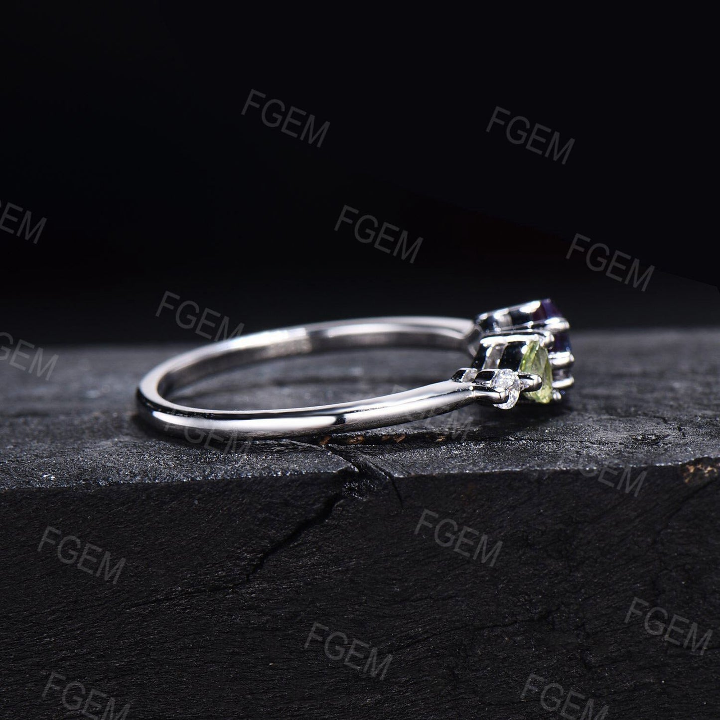 Unique Minimalist Kite Cut Color-Change Alexandrite Promise Ring Dainty Peridot Moissanite Ring June Birthstone Wedding Ring Birthday Gifts