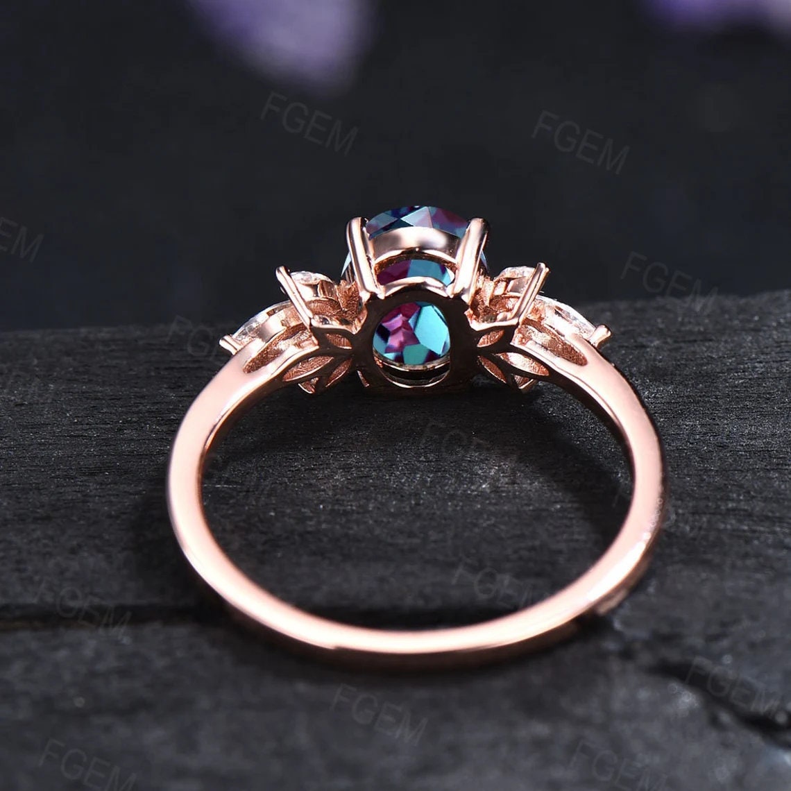 1.5ct Oval Cut Color-Change Alexandrite Engagement Ring Set Cluster Moissanite Wedding Ring Vintage 10K Rose Gold June Birthstone Bridal Set